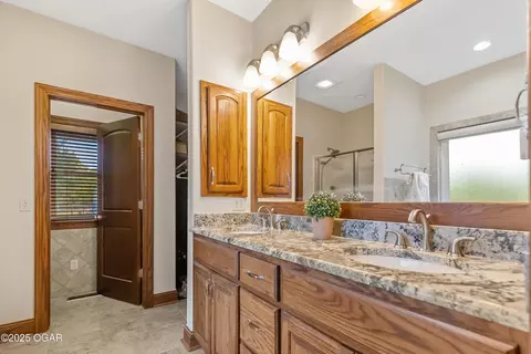 Bath - 25949 Paper Loop Joplin Mo 64801, Joplin, MO 64801 photo 2 of 5