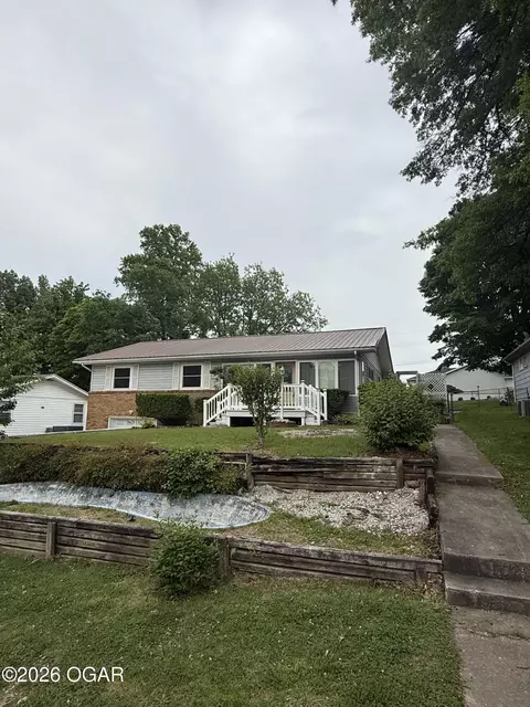 1305 Benton Avenue Neosho Mo 64850 Ave, Neosho, MO 64850