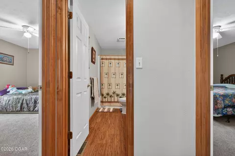 Entry Way - 13830 E Musket Road Nevada Mo 64772 Rd, Nevada, MO 64772 photo 3 of 7