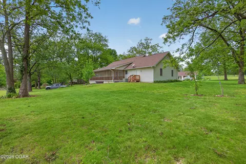 Exterior - 13830 E Musket Road Nevada Mo 64772 Rd, Nevada, MO 64772 photo 4 of 12