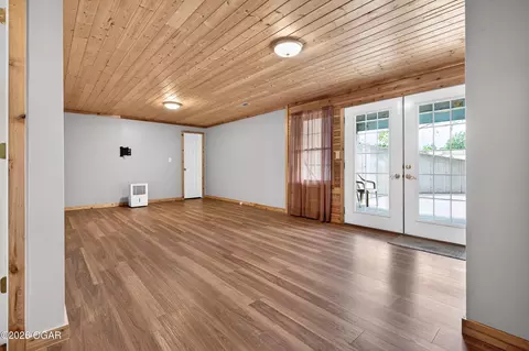 Living - 13830 E Musket Road Nevada Mo 64772 Rd, Nevada, MO 64772 photo 4 of 4