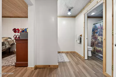 Entry Way - 13830 E Musket Road Nevada Mo 64772 Rd, Nevada, MO 64772 photo 7 of 7