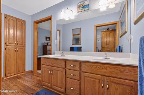 Bath - 13830 E Musket Road Nevada Mo 64772 Rd, Nevada, MO 64772 photo 5 of 6
