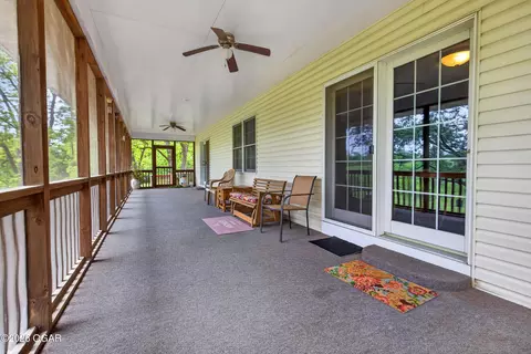 Exterior - 13830 E Musket Road Nevada Mo 64772 Rd, Nevada, MO 64772 photo 10 of 12