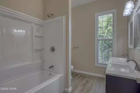 Bath - 302 E Market Street Diamond Mo 64840 St, Diamond, MO 64840 photo 2 of 3