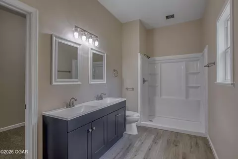 Bath - 302 E Market Street Diamond Mo 64840 St, Diamond, MO 64840 photo 3 of 3