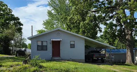 912 Griswold Avenue Carthage Mo 64836 Ave, Carthage, MO 64836