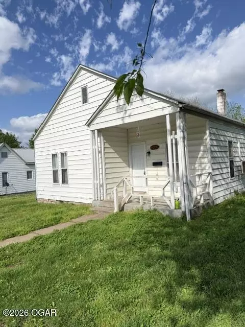 907 Young Street Neosho Mo 64850 St, Neosho, MO 64850