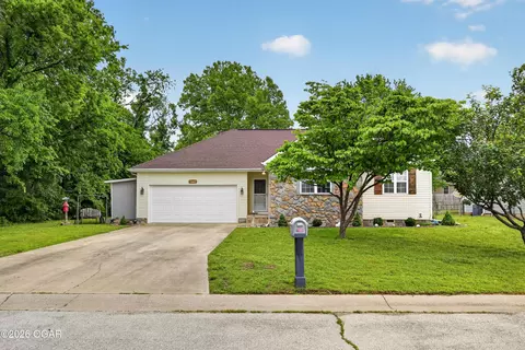 1303 Skyline Drive Carthage Mo 64836 Dr, Carthage, MO 64836
