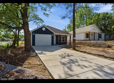 707 N Tennessee Avenue Carterville Mo 64835 Ave, Carterville, MO 64835