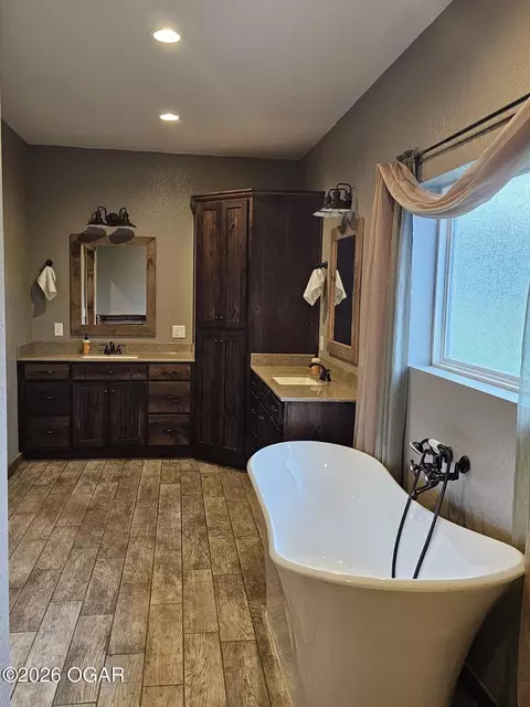 Bath - 9615 County Lane 116 Carthage Mo 64836, Carthage, MO 64836 photo 1 of 5