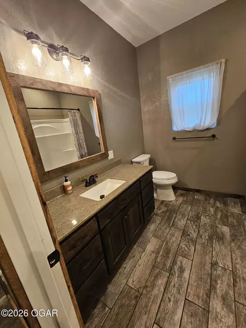 Bath - 9615 County Lane 116 Carthage Mo 64836, Carthage, MO 64836 photo 4 of 5