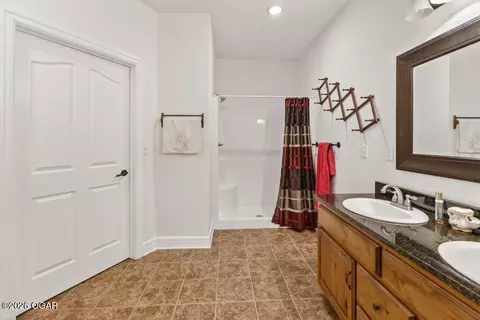 Bath - 1428 Lark Lane Carthage Mo 64836 Ln, Carthage, MO 64836 photo 4 of 6