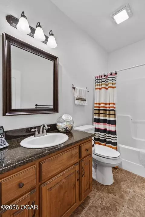 Bath - 1428 Lark Lane Carthage Mo 64836 Ln, Carthage, MO 64836 photo 2 of 6