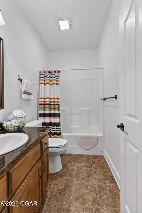 Bath - 1428 Lark Lane Carthage Mo 64836 Ln, Carthage, MO 64836 photo 3 of 6