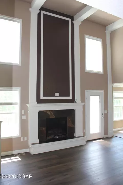 Living - 1601 Outer Road Joplin Mo 64804 Rd, Joplin, MO 64804 photo 2 of 4