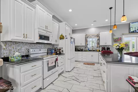 Kitchen - 25385 Us 54 Walker Mo 64790, Walker, MO 64790 photo 2 of 7