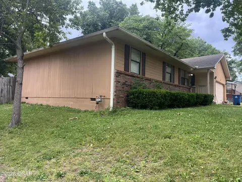 Exterior - 245 Nashville Street Joplin Mo 6480 St #1, Joplin, MO 64801 photo 3 of 6
