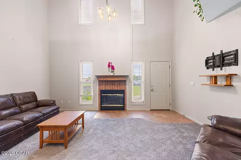 Living - 930 E Primrose Street E1 Springfield Mo 65807 St #E1, Springfield, MO 65807 photo 2 of 2