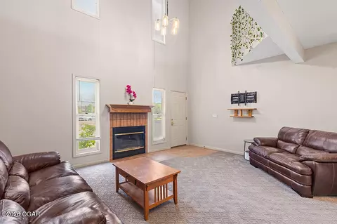 Living - 930 E Primrose Street E1 Springfield Mo 65807 St #E1, Springfield, MO 65807 photo 1 of 2