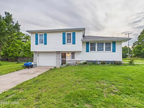 102 S Arlington Drive Carl Junction Mo 64834 Dr, Carl Junction, MO 64834
