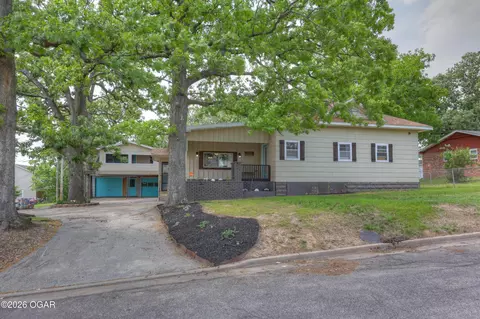 1806 N Park Avenue Joplin Mo 64801 Ave, Joplin, MO 64801