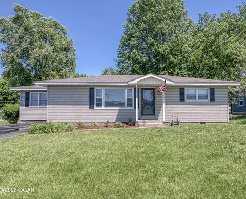 1914 Hazel Avenue Carthage Mo 64836 Ave, Carthage, MO 64836