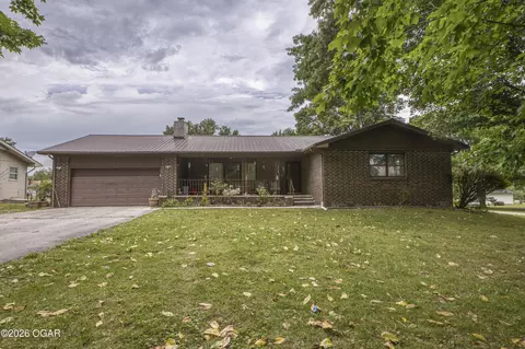 1345 E Highland Avenue Carthage Mo 64836 Ave, Carthage, MO 64836