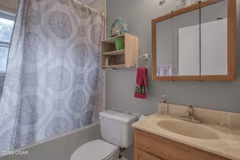 Bath - 1345 E Highland Avenue Carthage Mo 64836 Ave, Carthage, MO 64836 photo 2 of 2