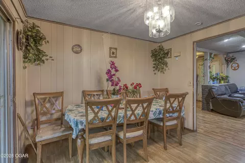 Dining - 1345 E Highland Avenue Carthage Mo 64836 Ave, Carthage, MO 64836 photo 1 of 1