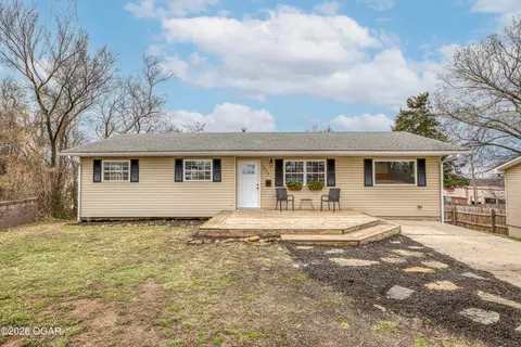1628 Jefferson Circle Webb City Mo 64870 Cir, Webb City, MO 64870