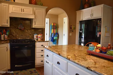 Kitchen - 408 Honeysuckle Lane Monett Mo 65708 Ln, Monett, MO 65708 photo 3 of 6