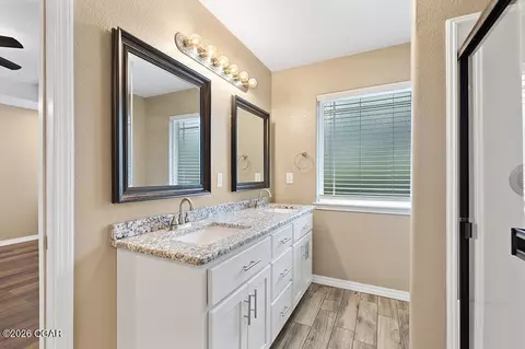 Bath - 415 E 44th Street Joplin Mo 64804 St, Joplin, MO 64804 photo 2 of 4