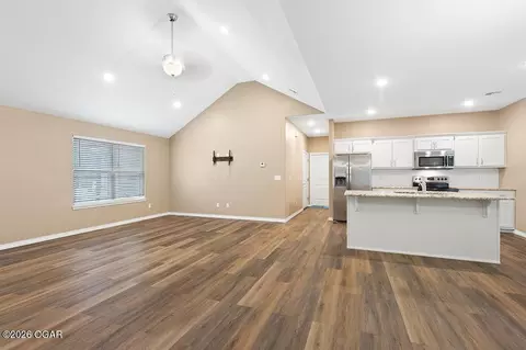 Living - 415 E 44th Street Joplin Mo 64804 St, Joplin, MO 64804 photo 2 of 4