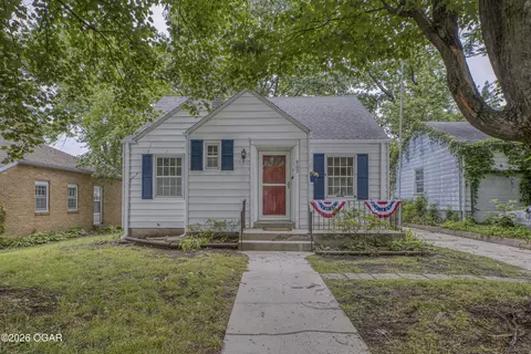 907 S Mcgregor Street Carthage Mo 64836 St, Carthage, MO 64836