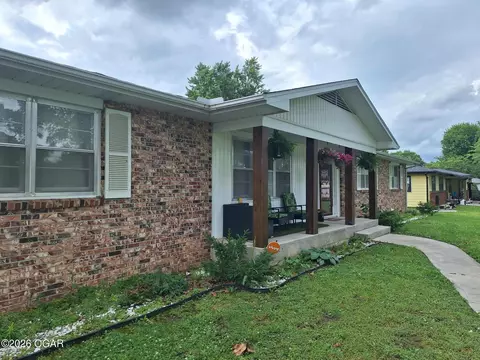 2043 S Grand Avenue Carthage Mo 64836 Ave, Carthage, MO 64836