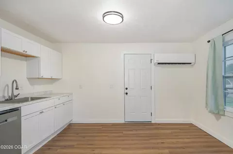 Other - 917 S West Avenue Springfield Mo 65802 Ave, Springfield, MO 65802 photo 7 of 8