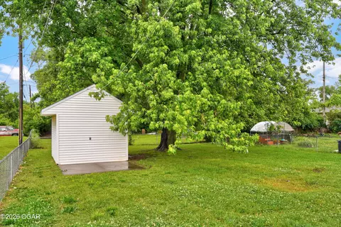Exterior - 917 S West Avenue Springfield Mo 65802 Ave, Springfield, MO 65802 photo 2 of 6