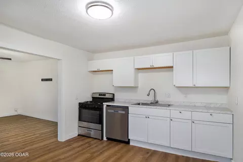 Kitchen - 917 S West Avenue Springfield Mo 65802 Ave, Springfield, MO 65802 photo 1 of 2