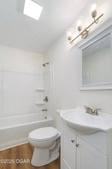Bath - 917 S West Avenue Springfield Mo 65802 Ave, Springfield, MO 65802 photo 1 of 1