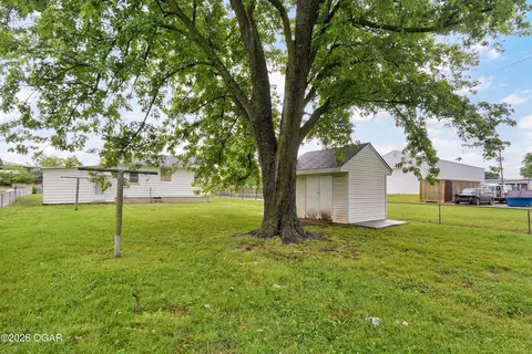 Exterior - 917 S West Avenue Springfield Mo 65802 Ave, Springfield, MO 65802 photo 4 of 6