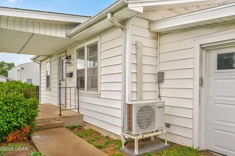 Exterior - 917 S West Avenue Springfield Mo 65802 Ave, Springfield, MO 65802 photo 5 of 6