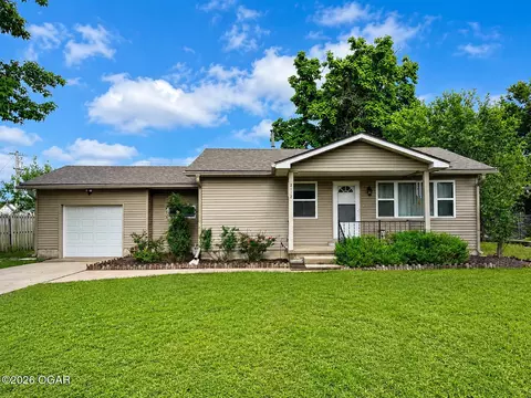 2112 S Willard Avenue Joplin Mo 64804 Ave, Joplin, MO 64804