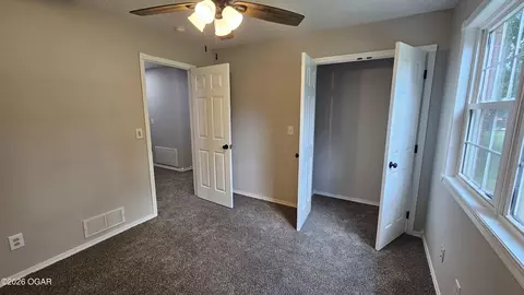 910 Briarbrook Drive Carl Junction Mo 64834 Dr, Carl Junction, MO 64834 photo 2