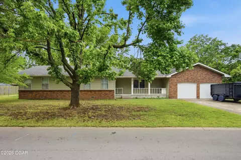 720 E Wickersham Drive Webb City Mo 64870 Dr, Webb City, MO 64870