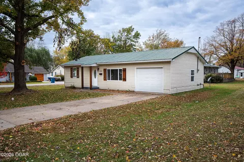 Exterior - 1507 Cherry Street Lamar Mo 64759 St, Lamar, MO 64759 photo 2 of 4
