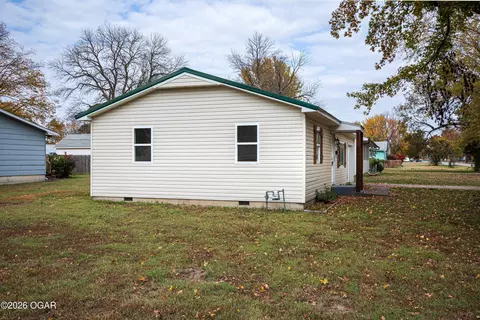 Exterior - 1507 Cherry Street Lamar Mo 64759 St, Lamar, MO 64759 photo 4 of 4
