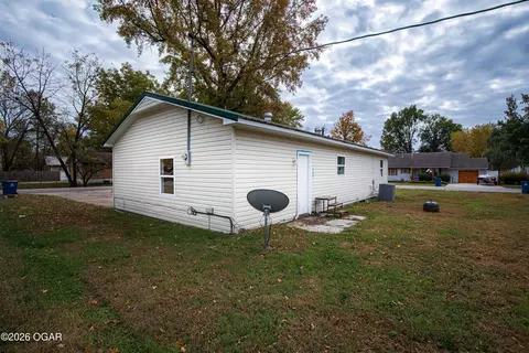 Exterior - 1507 Cherry Street Lamar Mo 64759 St, Lamar, MO 64759 photo 3 of 4
