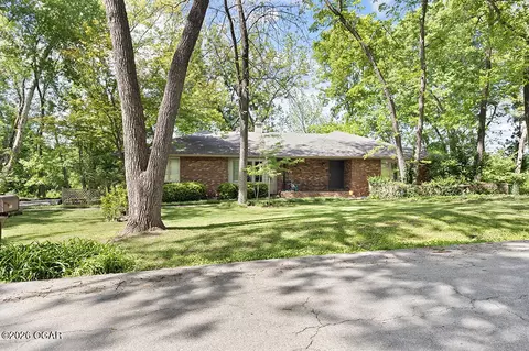 2615 E Melbourne Road Springfield Mo 65804 Rd, Springfield, MO 65804