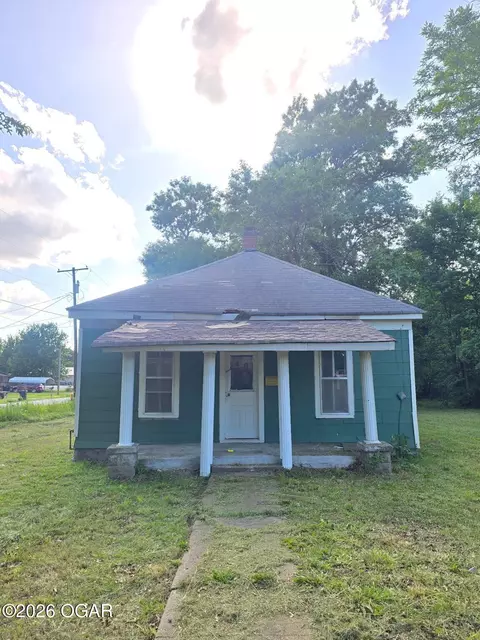 939 S Wyandotte Avenue Baxter Springs Ks 66713 Ave, Baxter Springs, KS 66713